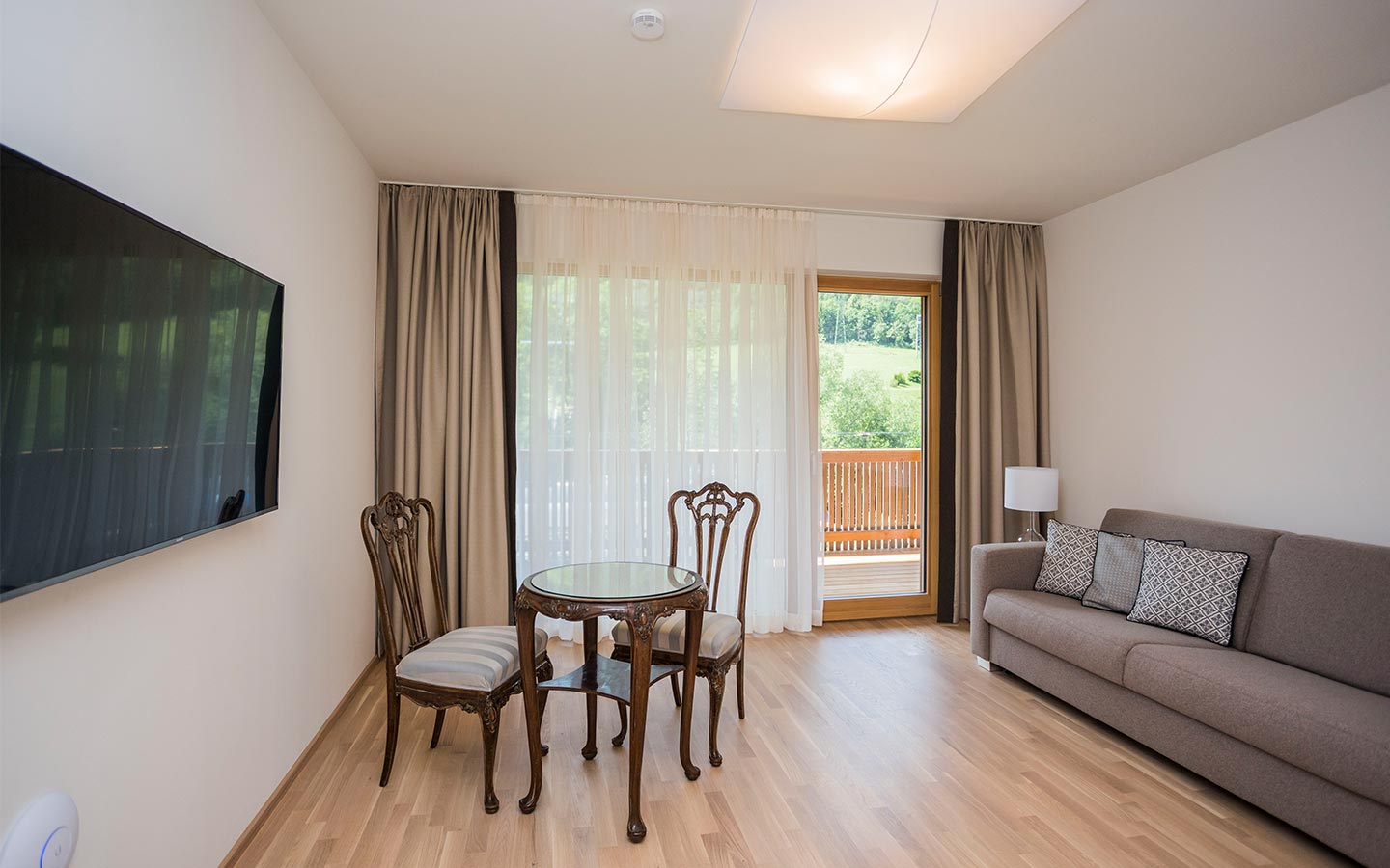 Grossauer_Homes_Apartments_Herti_Wohnzimmer
