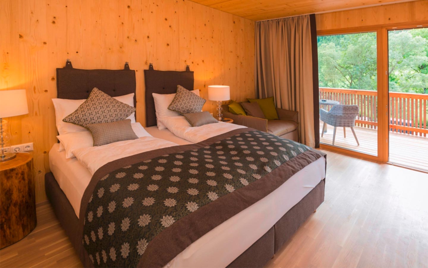 Grossauer_Homes_Zimmer_Bachblick01