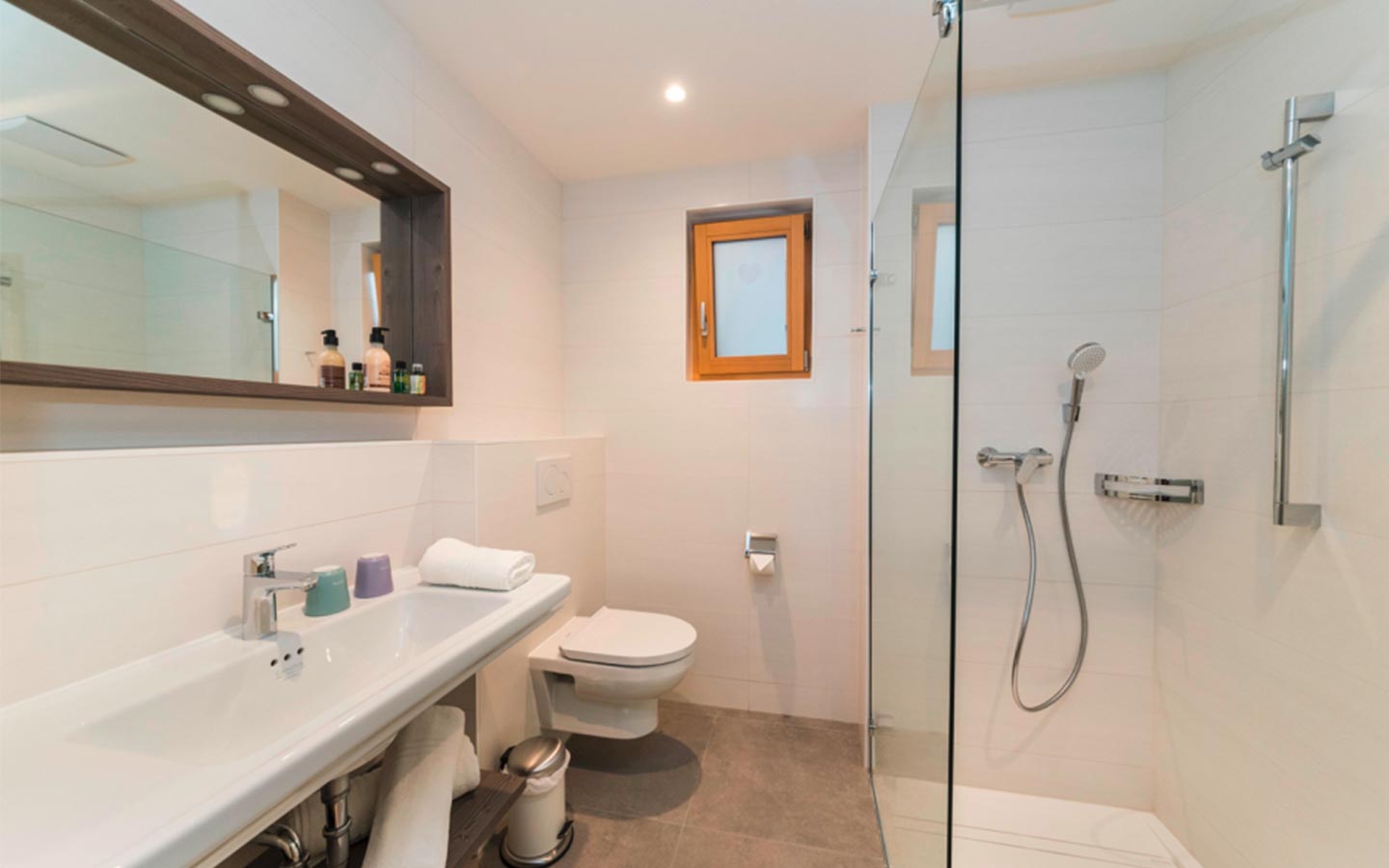 Grossauer_Homes_Zimmer_Bachblick03